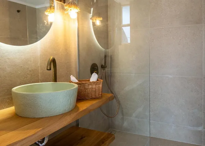 Malum Sunset View Tripití